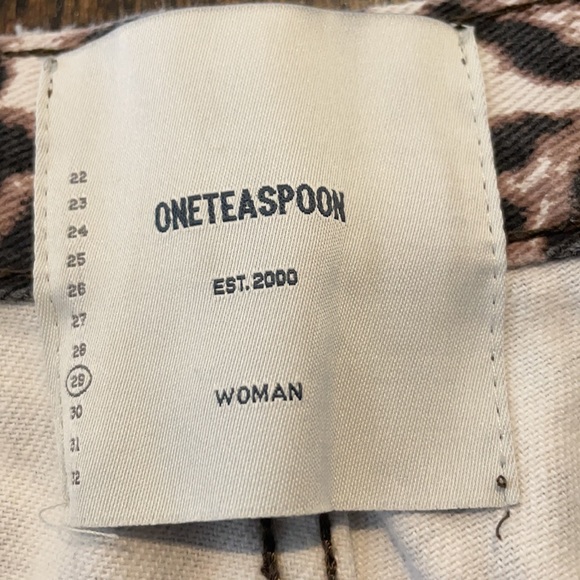 Leopard Denim shorts size 29 - Picture 2 of 4